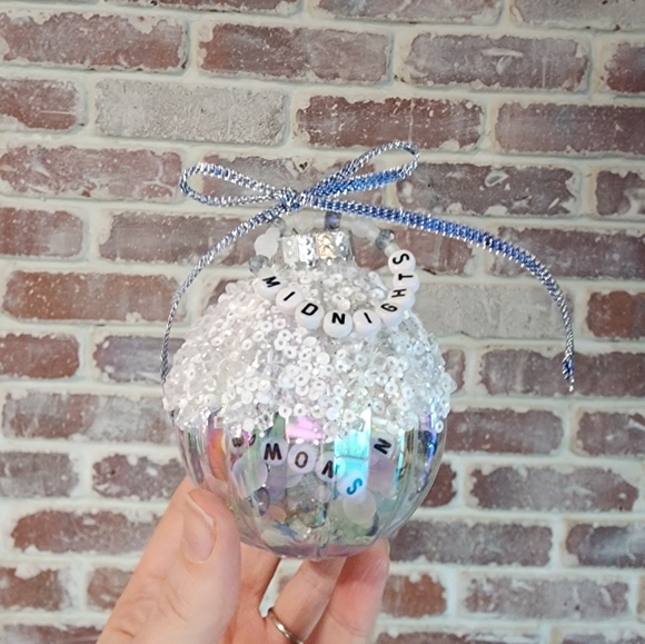 Swiftmas Midnights Snow On The Beach Friendship Bracelet Ornament - Picture 5 of 5